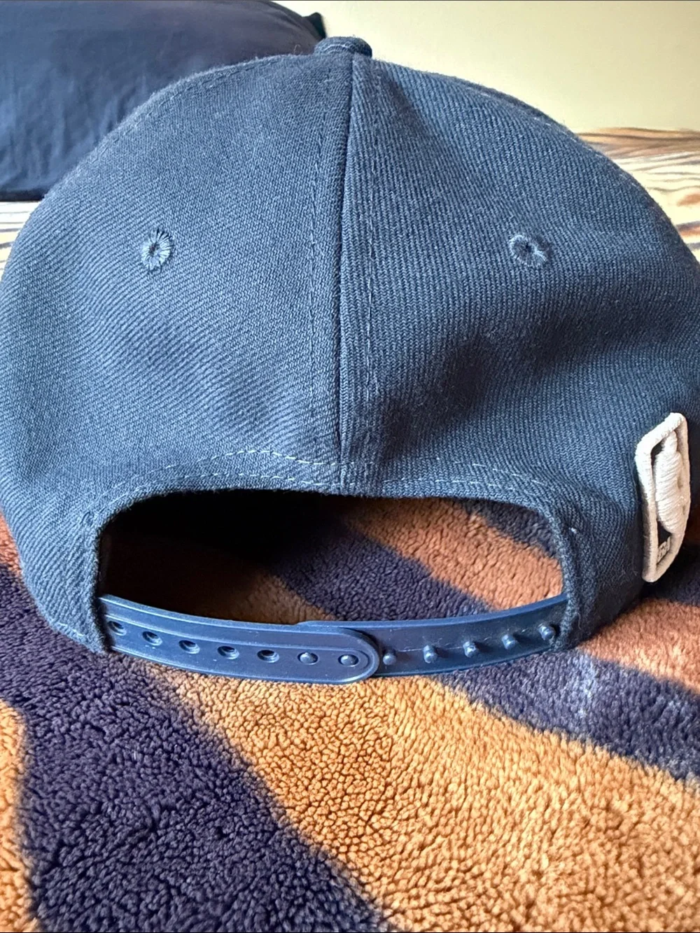 New Era Dallas Mavericks Navy Blue Fitted Hat with Team Logo